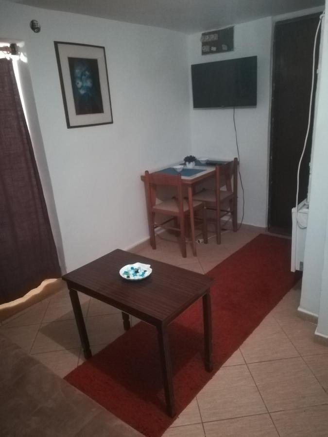 A & A Apartment *